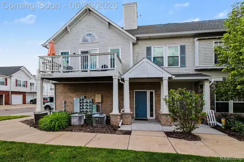 1723 Welland St, Howell, MI 48855