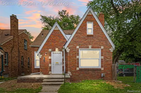 8310 Whitcomb St, Detroit, MI 48228