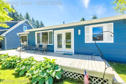 7520 Sunset Blvd, Worth, MI 48450
