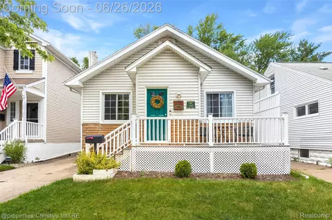 221 College St, Ferndale, MI 48220