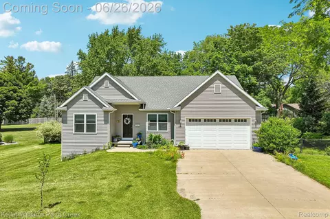 225 E Caledonia St, Howell, MI 48843