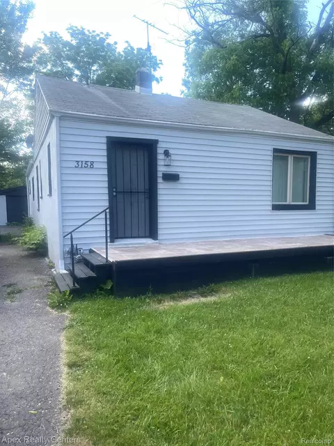 3158 Hickory St, Inkster, MI 48141