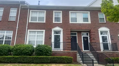 14303 Vauxhall Dr #120, Sterling Heights, MI 48313