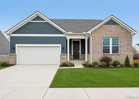 50720 Bellaire Dr, Macomb, MI 48044