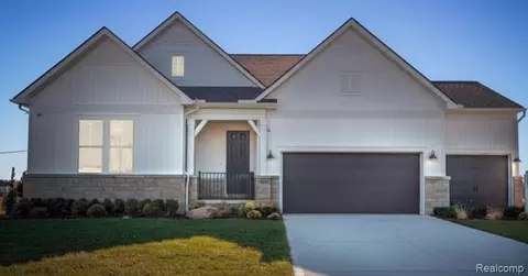 50720 Bellaire Dr, Macomb, MI 48044