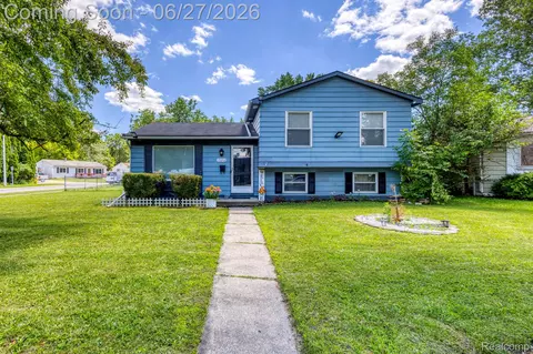 15212 Orchard Ct, Romulus, MI 48174