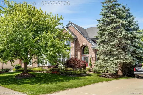 2036 Hickory Trail Dr, Rochester Hills, MI 48309