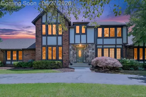 30150 Ardmore Dr, Farmington Hills, MI 48334