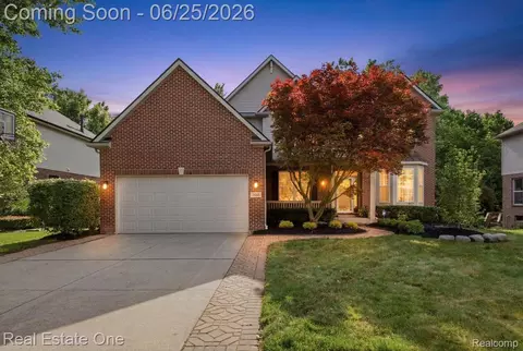 3465 Everett Dr, Rochester Hills, MI 48307