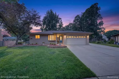 720 Comet Ct, Canton, MI 48188