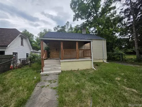 16754 W Parkway St, Detroit, MI 48219