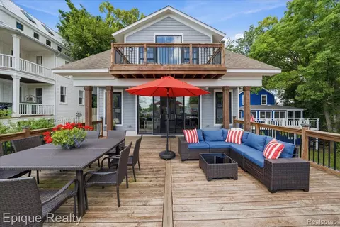 114 Bellevue Ave, Lake Orion, MI 48362