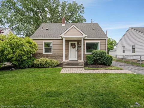 1864 Cummings Ave, Berkley, MI 48072