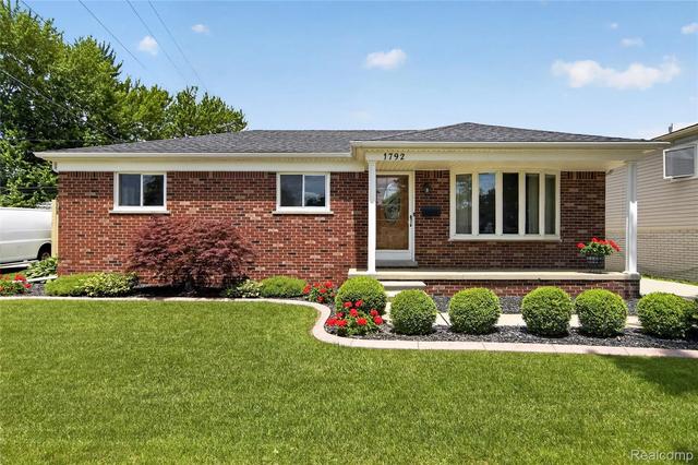 1792 Capitol Ave, Lincoln Park, MI 48146