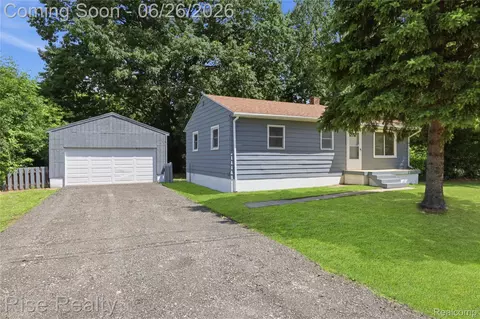3472 W Gracelawn Ave, Mount Morris, MI 48504