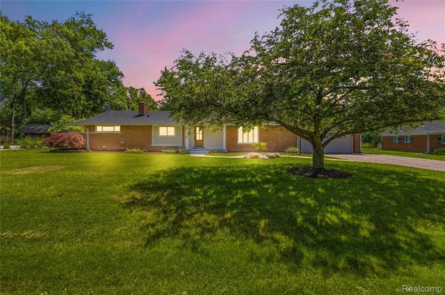 28264 Bayberry Rd, Farmington Hills, MI 48331