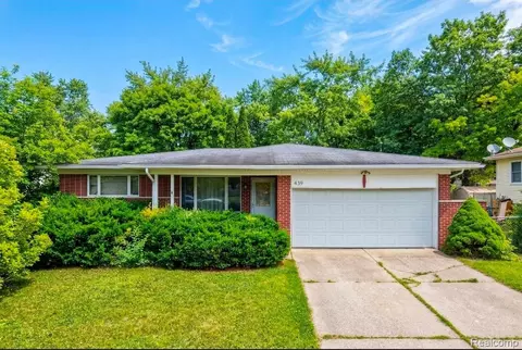 439 Windmill Point Dr, Flushing, MI 48433