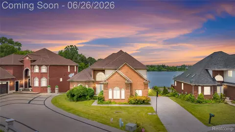 2651 Erma Dr, Shelby Township, MI 48317