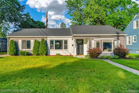 3444 Maple St, Port Huron, MI 48060