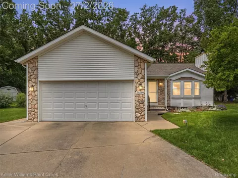 25689 Peppertree Ln, Warren, MI 48091
