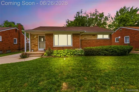 24671 Kenosha St, Oak Park, MI 48237