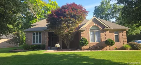 151 Wendover Ct, Commerce, MI 48390