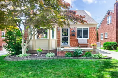 9290 Niver Ave, Allen Park, MI 48101