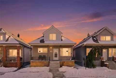 11644 Charest St, Hamtramck, MI 48212