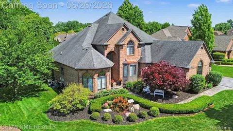 54676 Woodcreek Blvd, Shelby Township, MI 48315