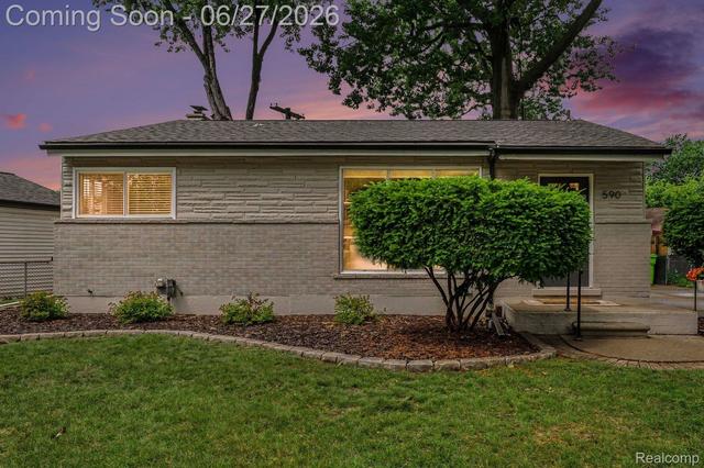 590 Hecht Dr, Madison Heights, MI 48071