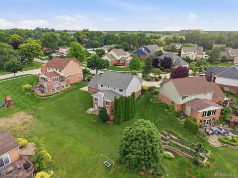 View/Area - 6577 Edith Ct, Troy, MI 48085 photo 9 of 11