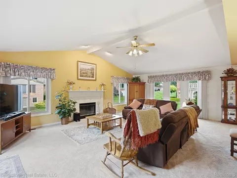 Living - 6577 Edith Ct, Troy, MI 48085 photo 2 of 7