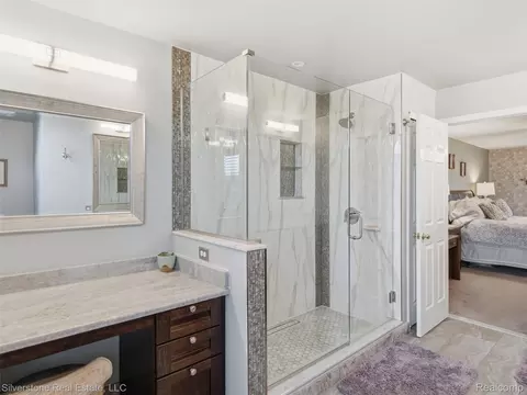 Bath - 6577 Edith Ct, Troy, MI 48085 photo 2 of 6