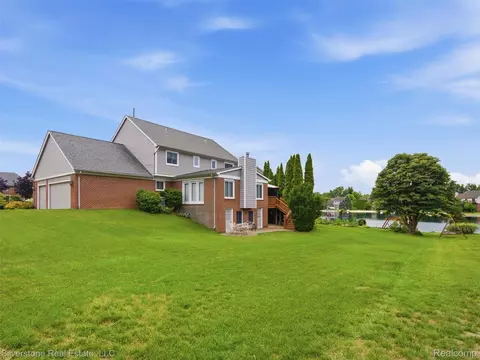 Exterior - 6577 Edith Ct, Troy, MI 48085 photo 7 of 10