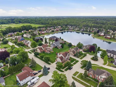 View/Area - 6577 Edith Ct, Troy, MI 48085 photo 8 of 11