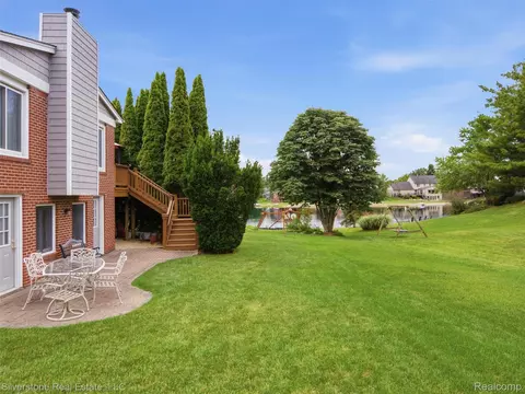 Exterior - 6577 Edith Ct, Troy, MI 48085 photo 9 of 10