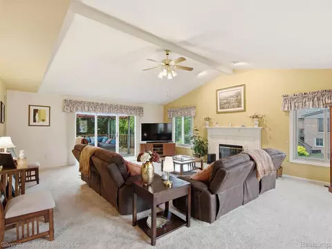 Living - 6577 Edith Ct, Troy, MI 48085 photo 1 of 7