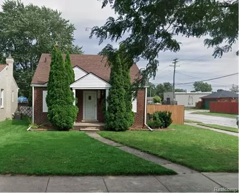 28100 Glenwood St, Saint Clair Shores, MI 48081