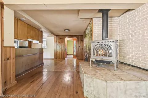 Living - 416 E Maple St, Mason, MI 48854 photo 4 of 4