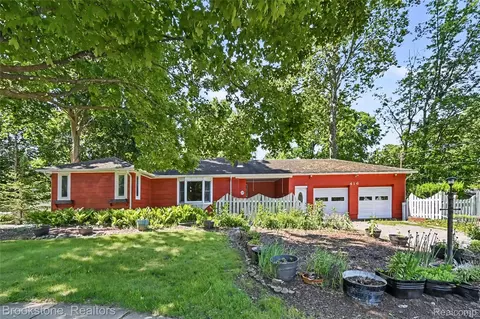 416 E Maple St, Mason, MI 48854