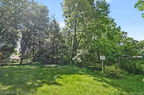 Exterior - 416 E Maple St, Mason, MI 48854 photo 5 of 5