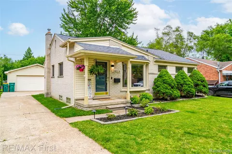 24024 Colchester Dr, Farmington, MI 48336