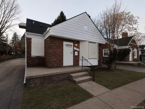17851 Strasburg St, Detroit, MI 48205