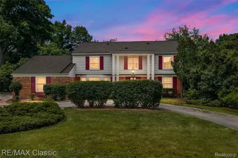 4268 Covered Bridge Rd, Bloomfield Township, MI 48302