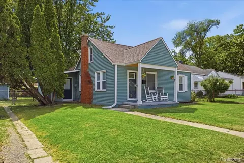 27116 Delton St, Madison Heights, MI 48071