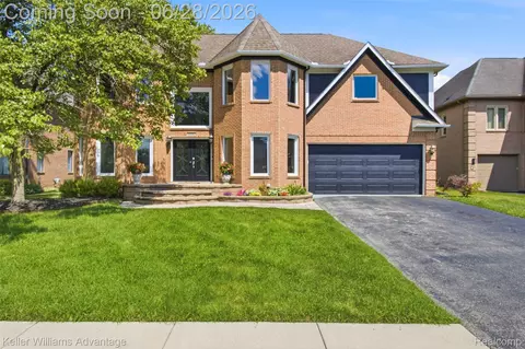 23030 Kristy Ln, Southfield, MI 48033