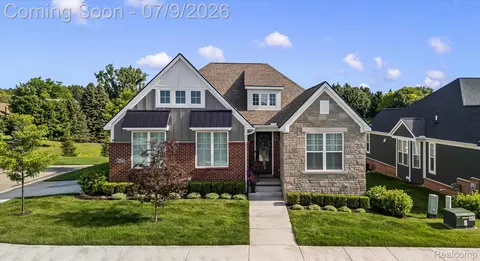 2554 Middleton St, Rochester Hills, MI 48309