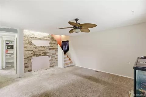 9274 Chamberlain St, Romulus, MI 48174 photo 9