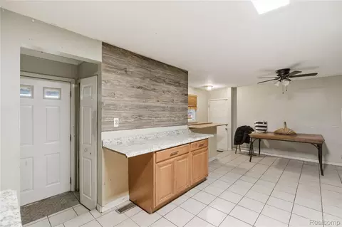 9274 Chamberlain St, Romulus, MI 48174 photo 6