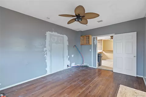 9274 Chamberlain St, Romulus, MI 48174 photo 8